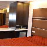 hotel-lake-view-room-11